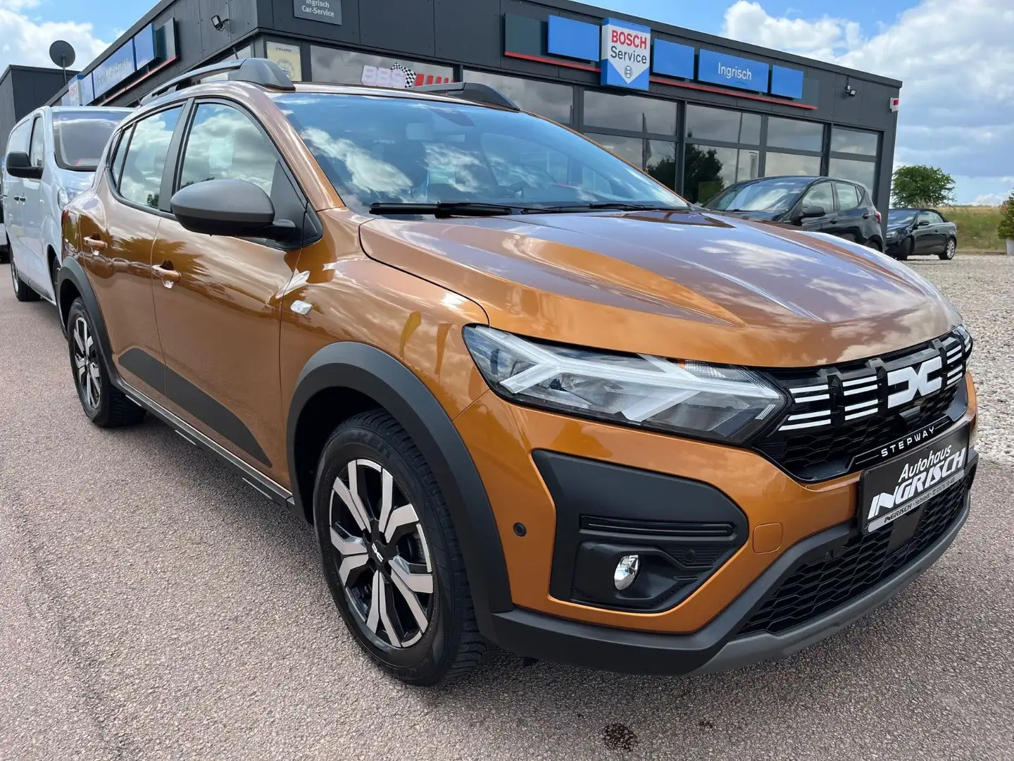 Dacia Sandero Stepway Expression mit KAMERA+LED+PDC Oranje - 1