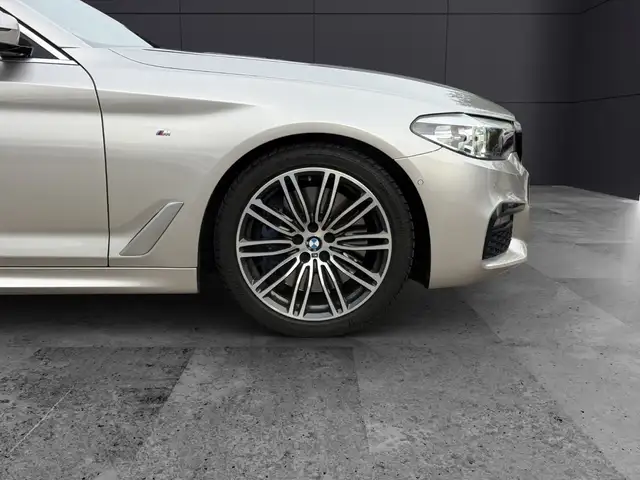 BMW 5 Series view 12