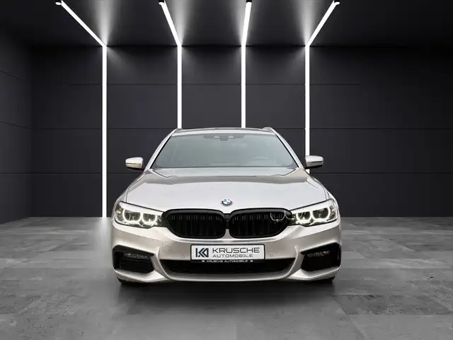 BMW 5 Series view 8