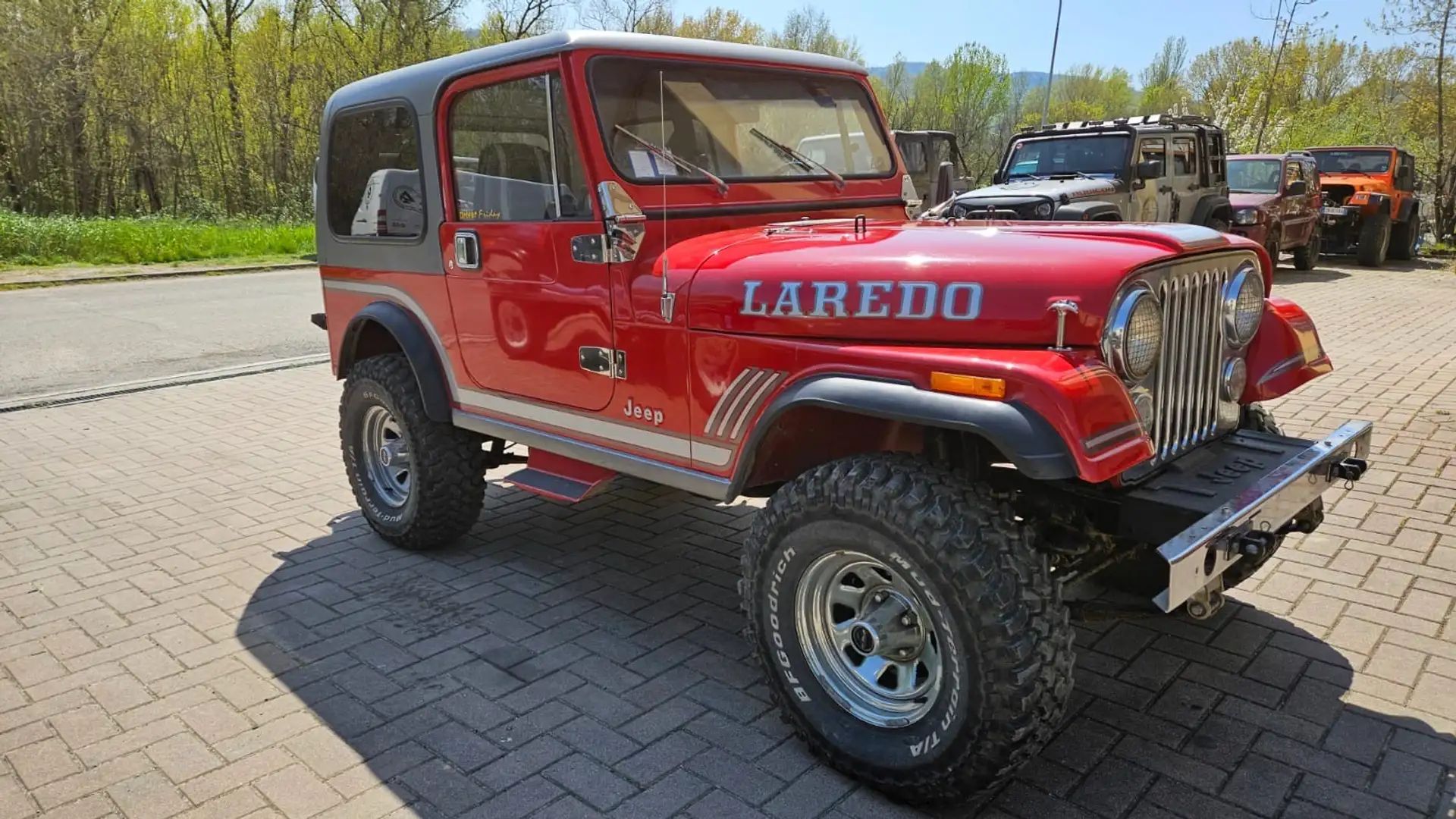 Jeep CJ-7 Laredo - 1