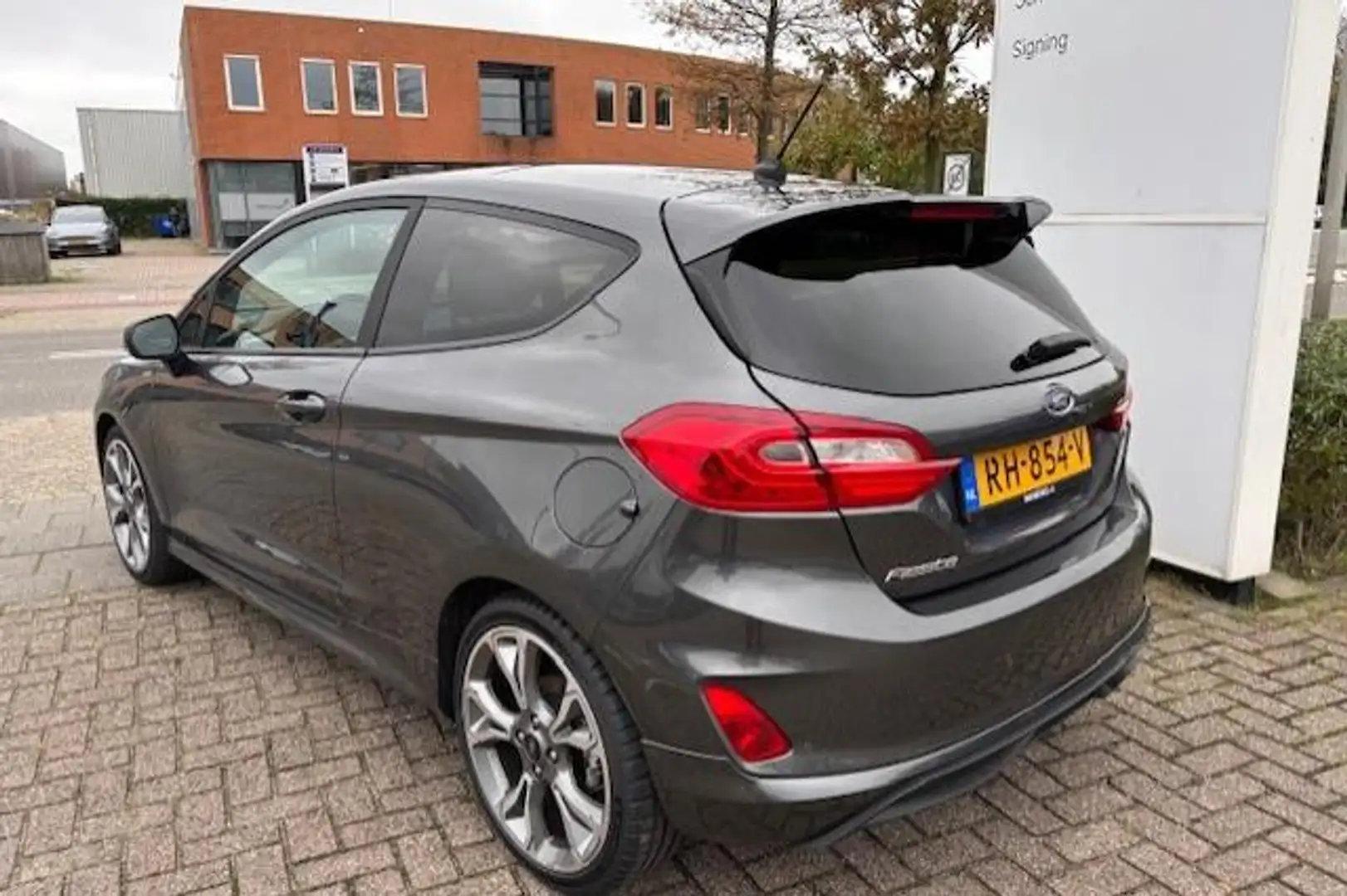 Ford Fiesta 1.0 EcoBoost ST-Line Gris - 2