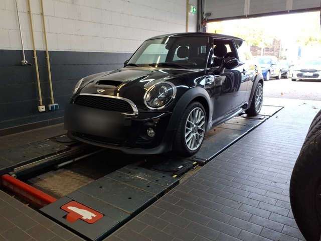 Imagine MINI Cooper S - John Cooper Works  -