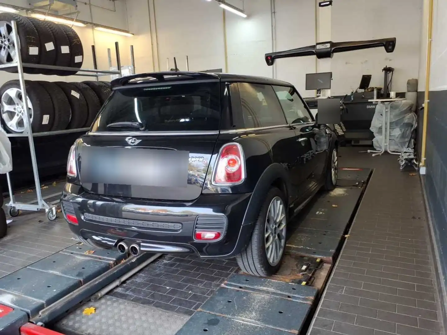 MINI Cooper S - John Cooper Works  - Schwarz - 2