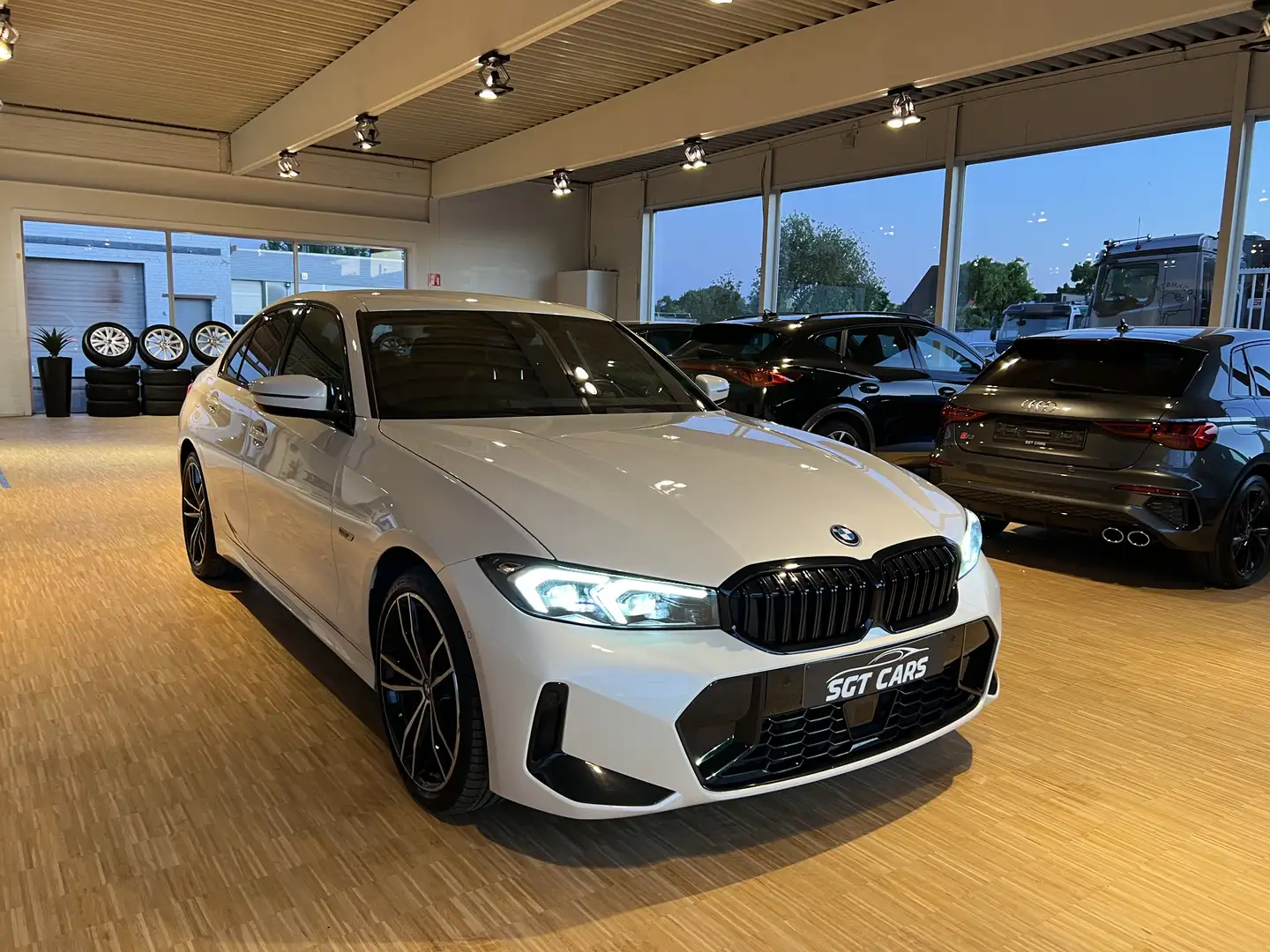 BMW 330 e xDrive ACC-LED-Shadow-Camera-19” velgen-Sfeerv Blanc - 1