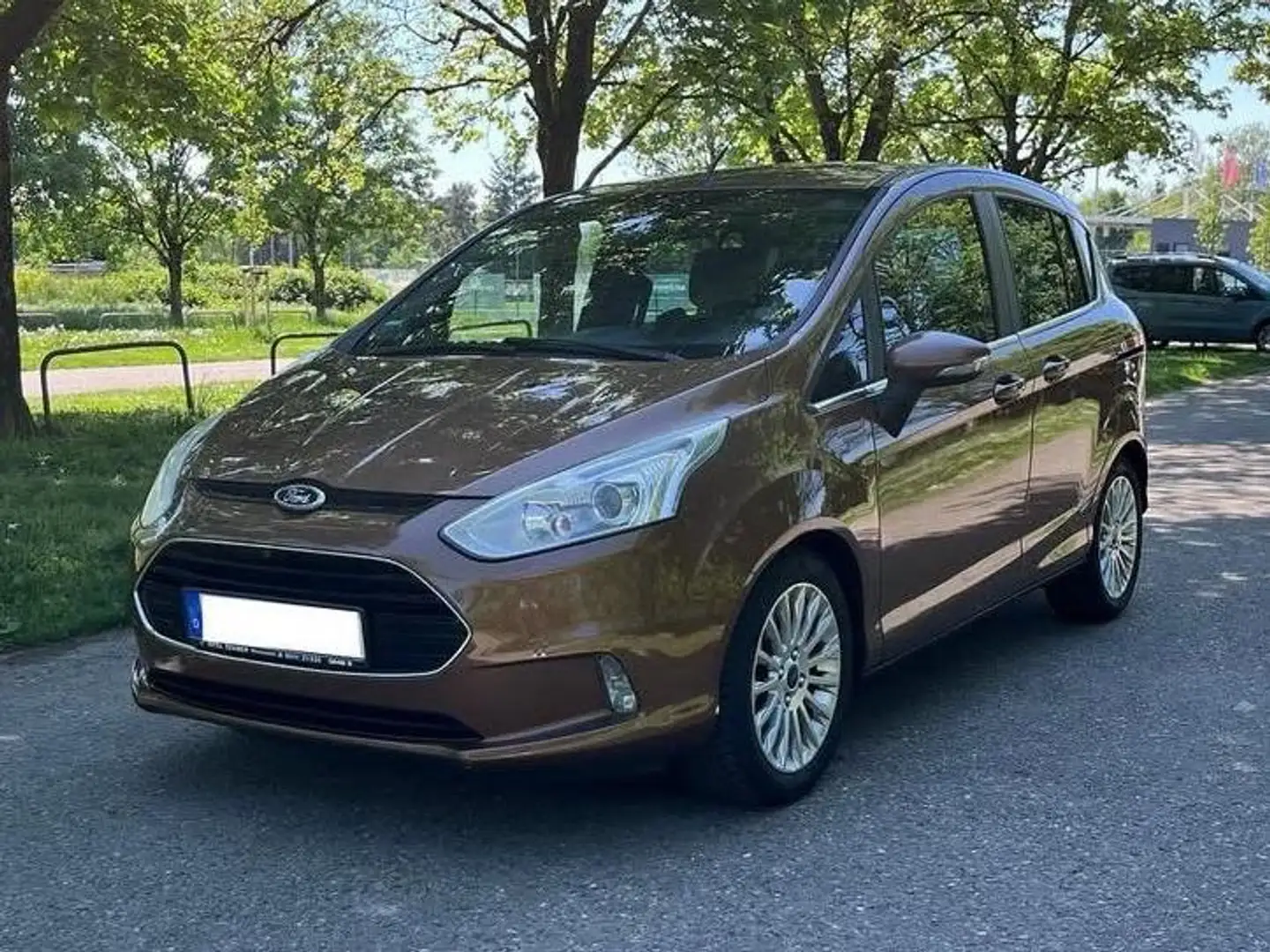 Ford B-Max B-MAX 1.0 EcoBoost Titanium Braun - 1