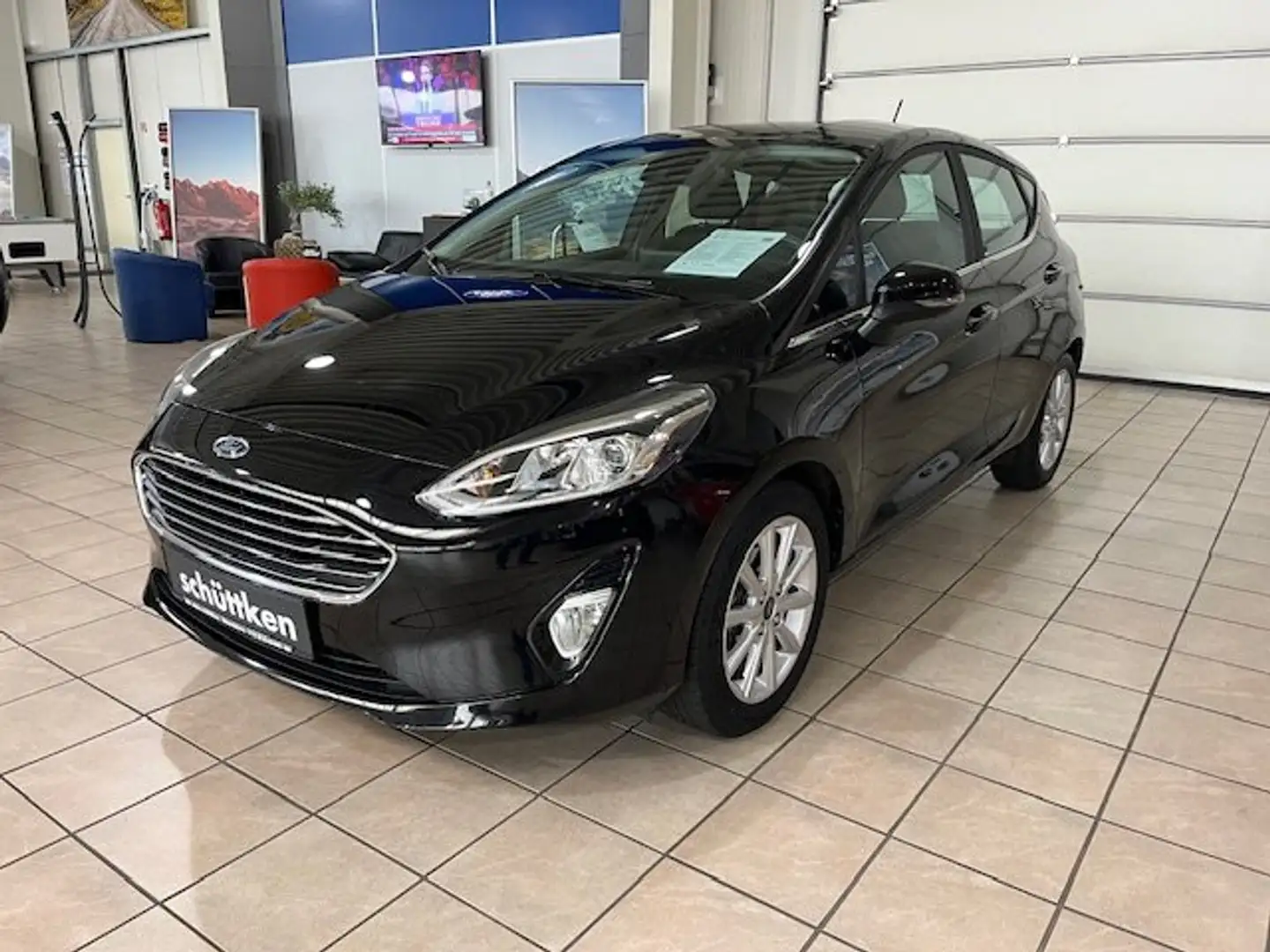 Ford Fiesta 1.0 EcoBoost Titanium PDC, WiPa, LED, ALU, SYNC3 Schwarz - 1