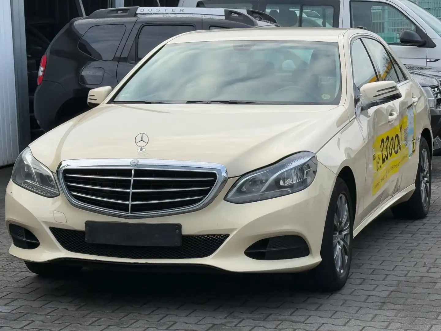 Mercedes-Benz E 220 BlueTec Motor und Getriebe GUT Gelb - 1