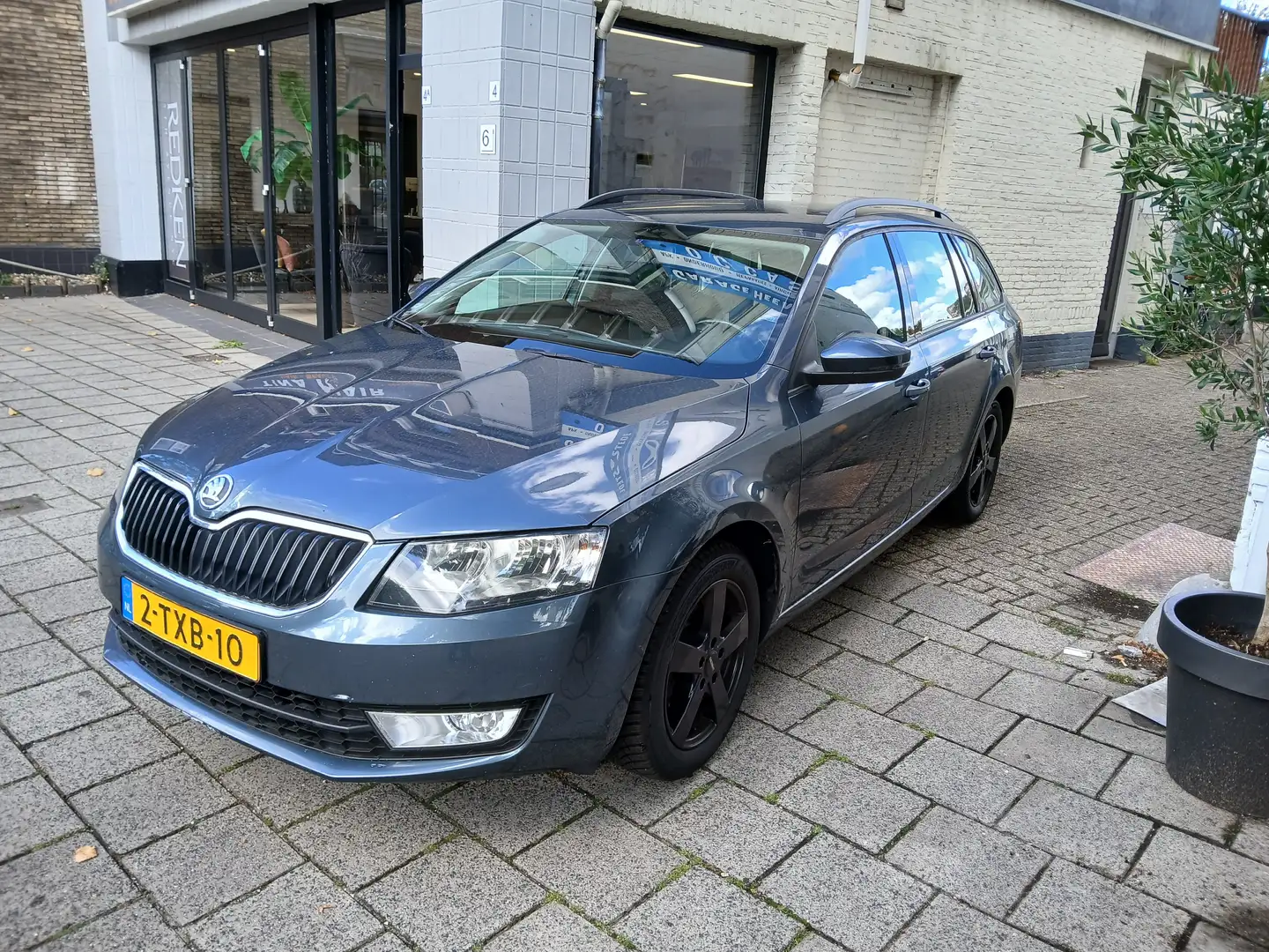 Skoda Octavia 1.2 TSI Grt Ambition Grijs - 2