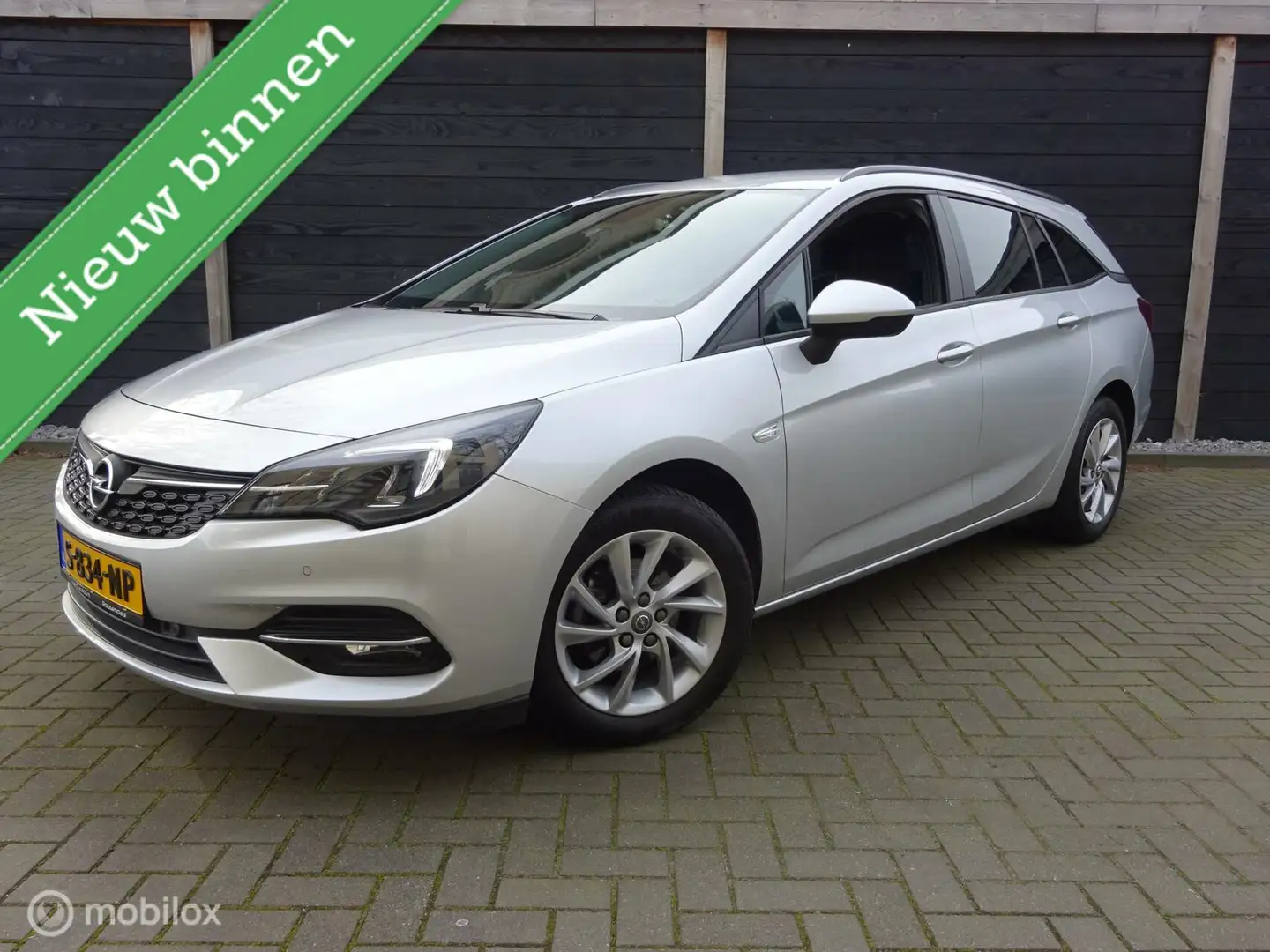 Opel Astra Sports Tourer 1.2 145PK!!! Edition FM nav / Stoel- Zilver - 1