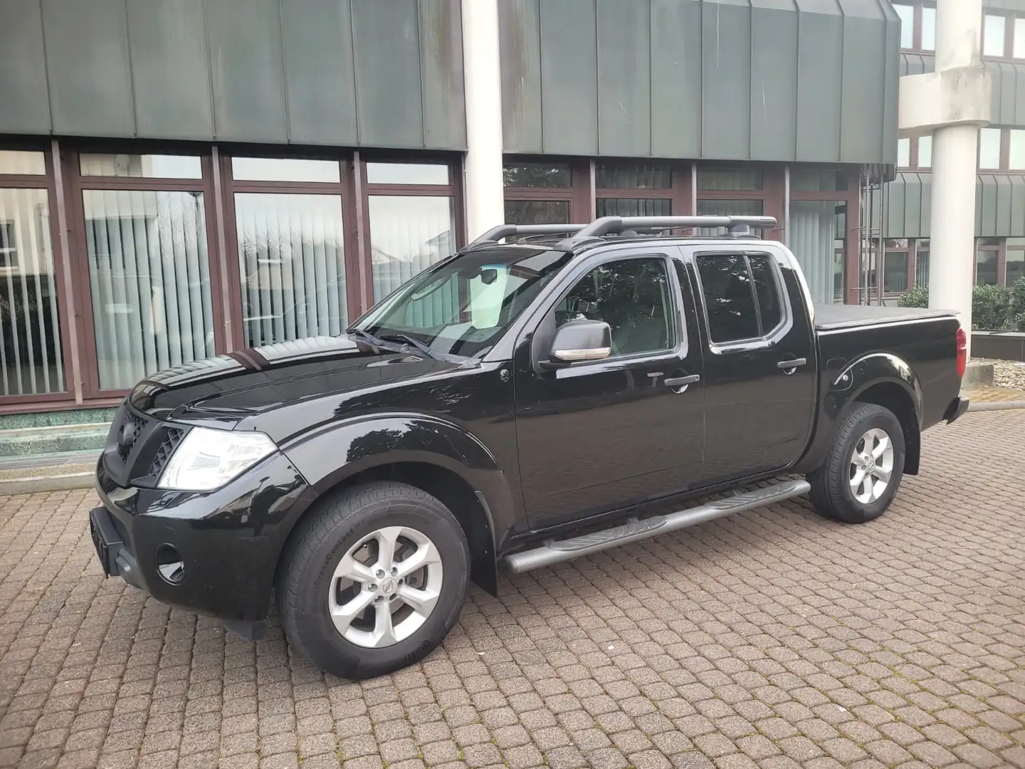 Nissan Navara Double Cab LE 4X4 LEDER-SCHIEBEDACK-NAVI-SHZ ! Schwarz - 2