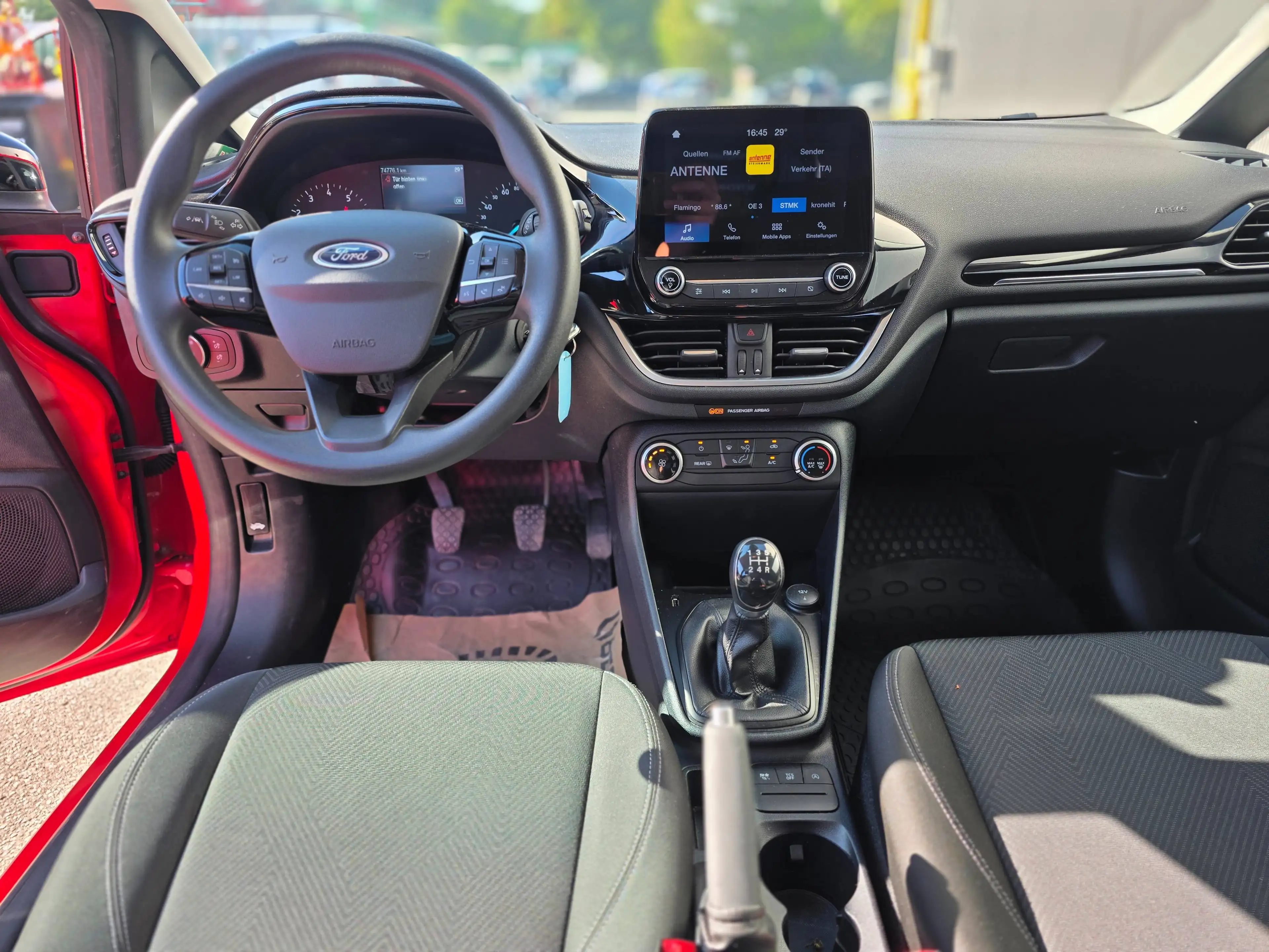 Ford Fiesta Cool — photo 10