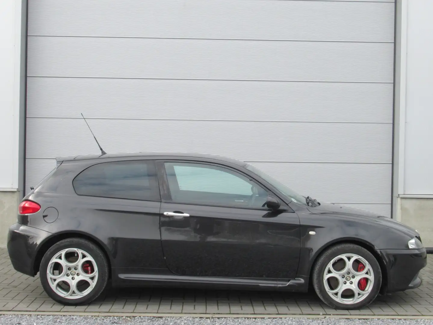 Alfa Romeo 147 3.2i V6 24v GTA / Selespeed  Aut. / RHD / Leder / Noir - 2