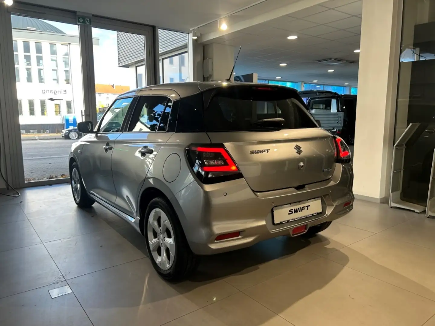 Suzuki Swift 1.2 Dualjet Comfort ACC/RFK/KEYLESS Argent - 2