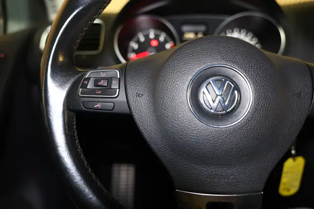 Volkswagen Golf view 17