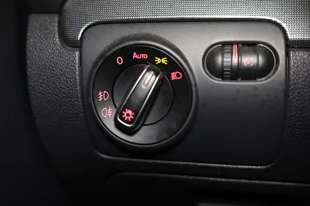 Volkswagen Golf view 14
