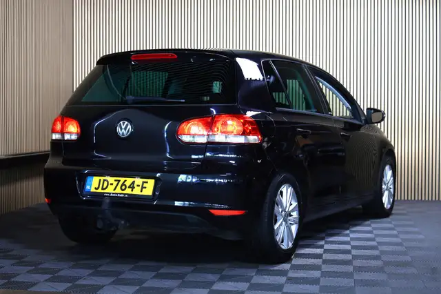 Volkswagen Golf view 3