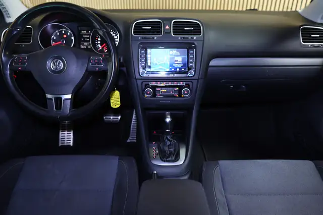 Volkswagen Golf view 2