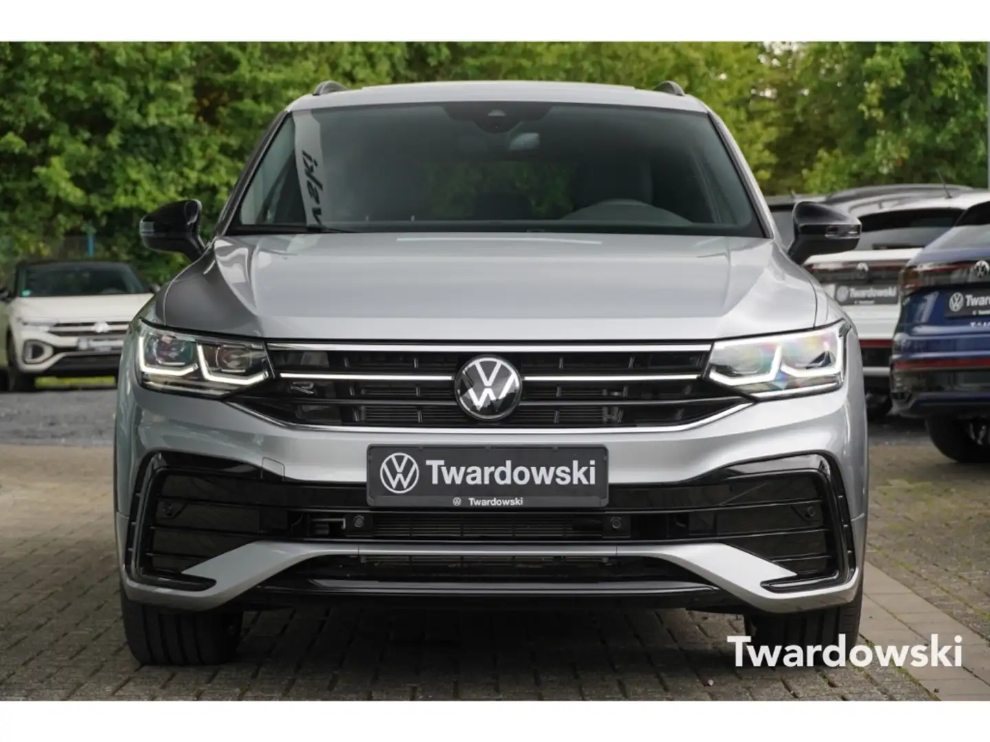 Volkswagen Tiguan Allspace R-Line 4Motion  7-Sitze AHK Pano Silber - 2