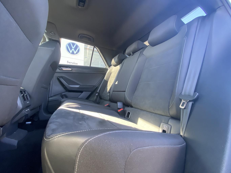 Volkswagen T-Roc 1.5 TSI DSG R-LINE AHK+APP-CONNECT+VIRTUAL — photo 10