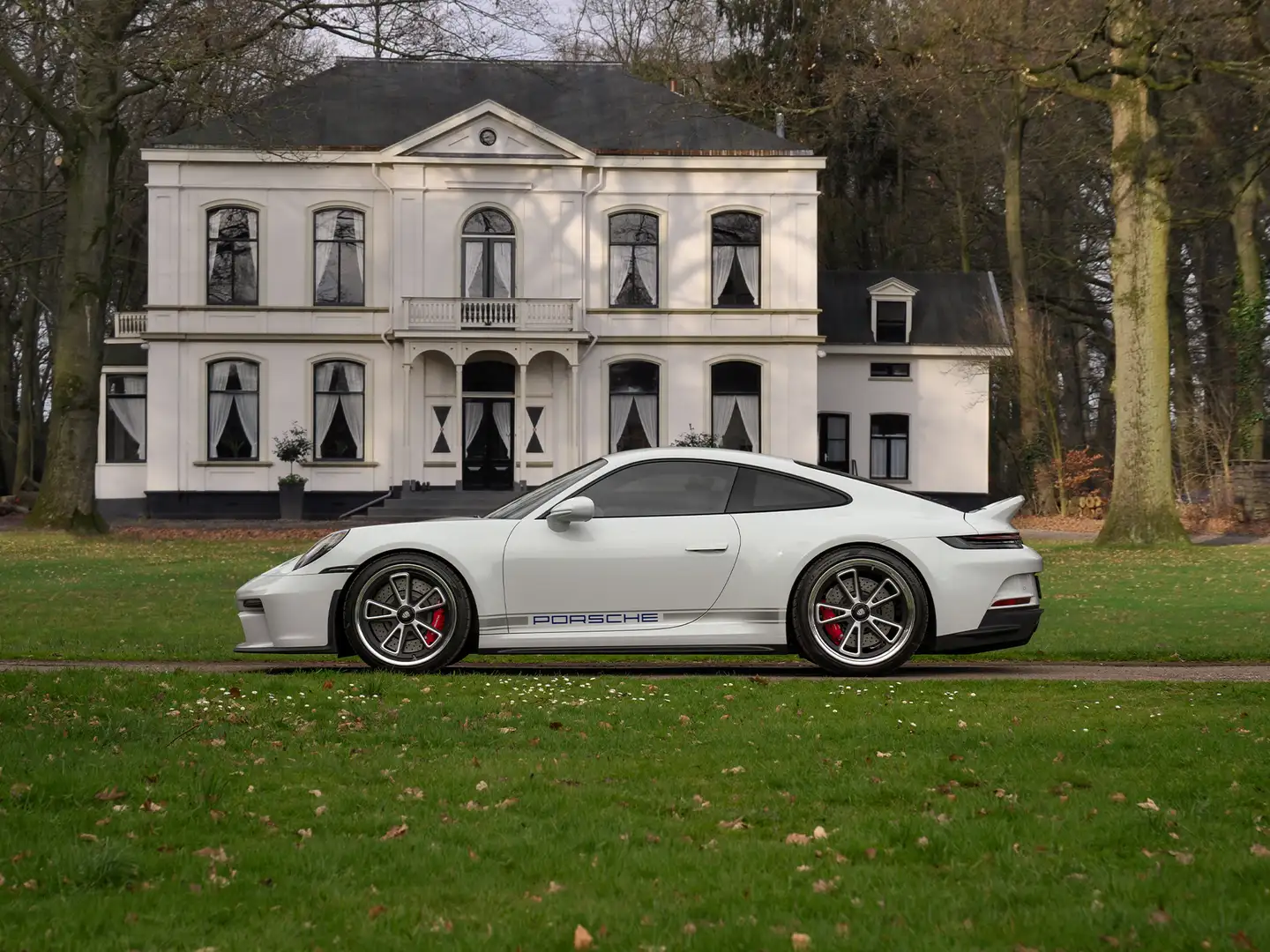 Porsche 992 4.0 GT3 Touring | Handbak! | Fuchs | Front-lift | White - 1