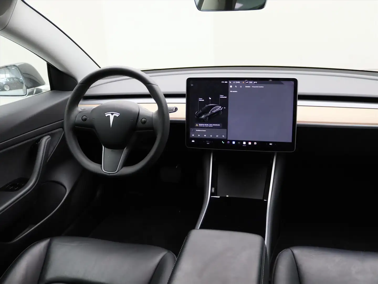 Tesla Model 3 Standard RWD Plus [ AUTOPILOT+60 kWh+PREMIUM AUDIO Black - 2