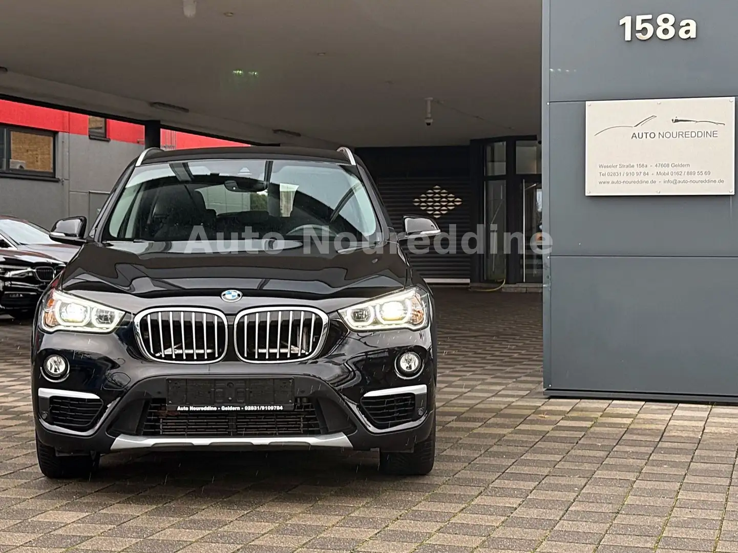 BMW X1 sDrive 20i xLine Automatik*Leder*Navi*LED*PDC Negro - 2
