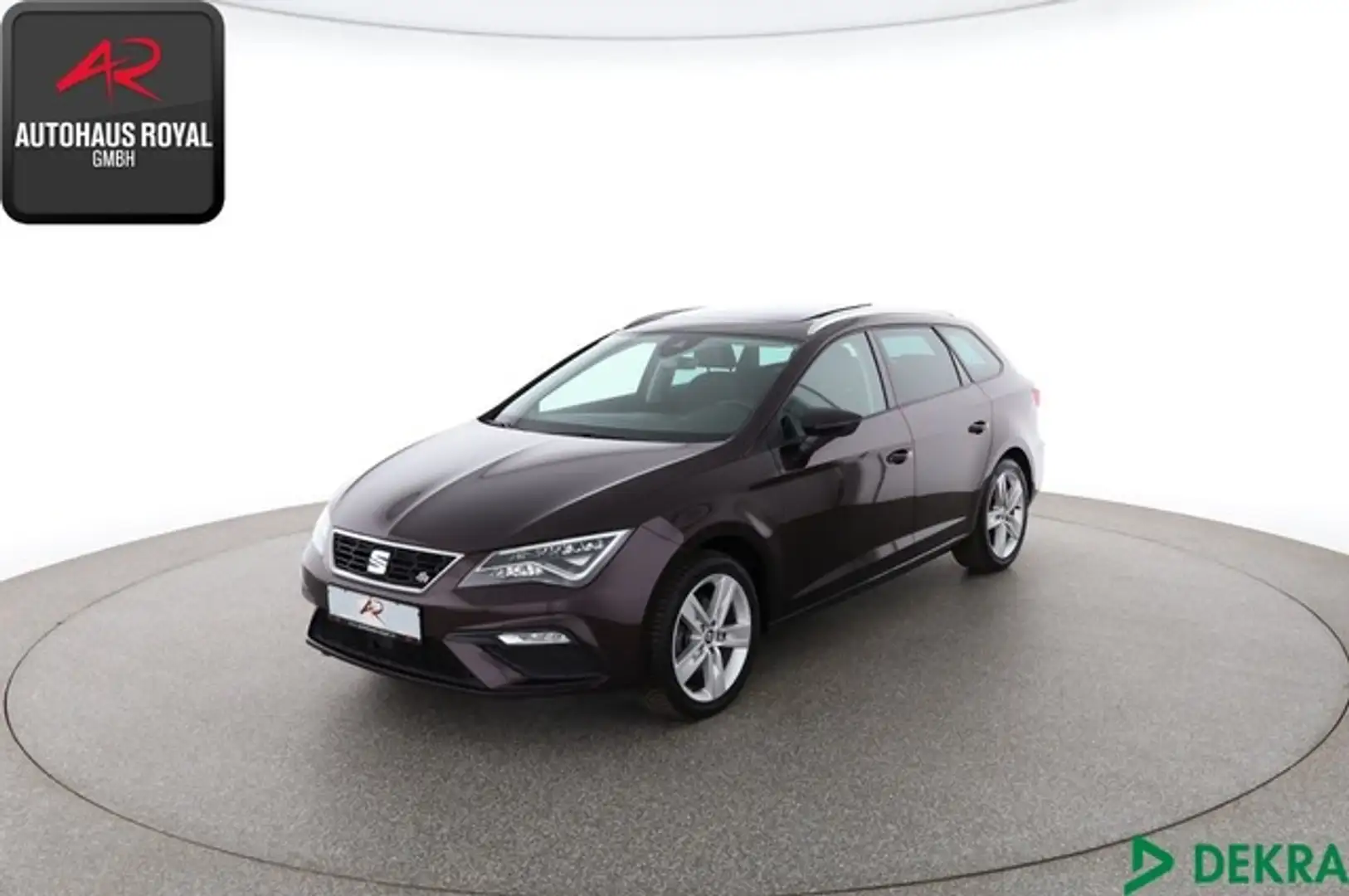 SEAT Leon ST 1.5 TGI ERDGAS FR LINE PANORAMA,ACC,LED Schwarz - 1