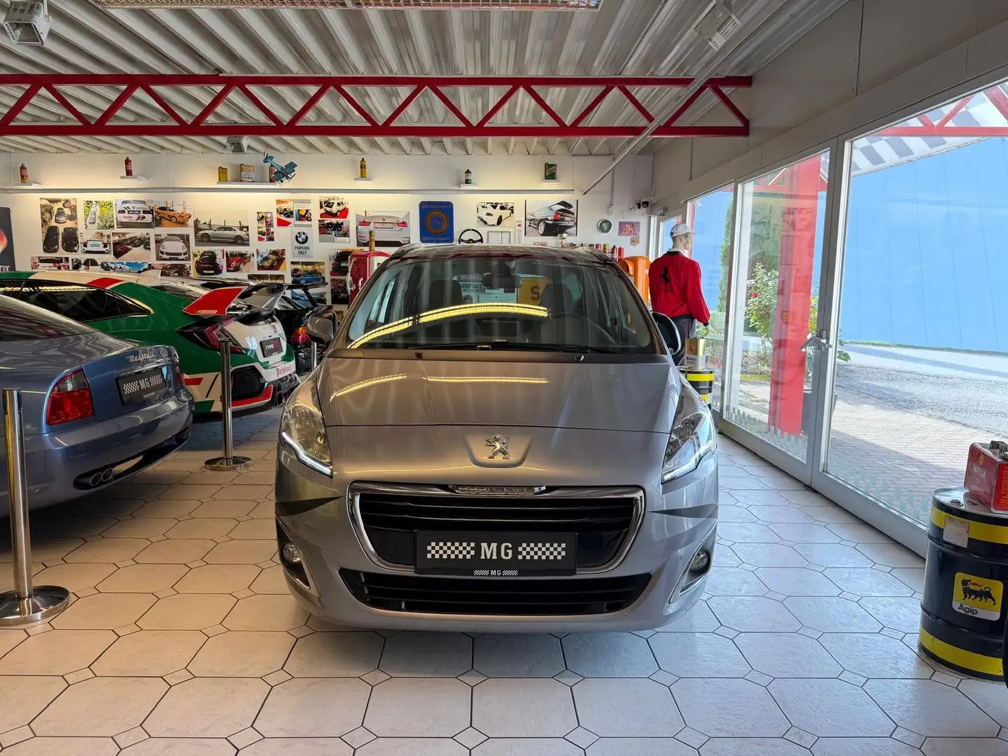 Peugeot 5008 5008 1,6 BlueHDi 120 Grau - 2