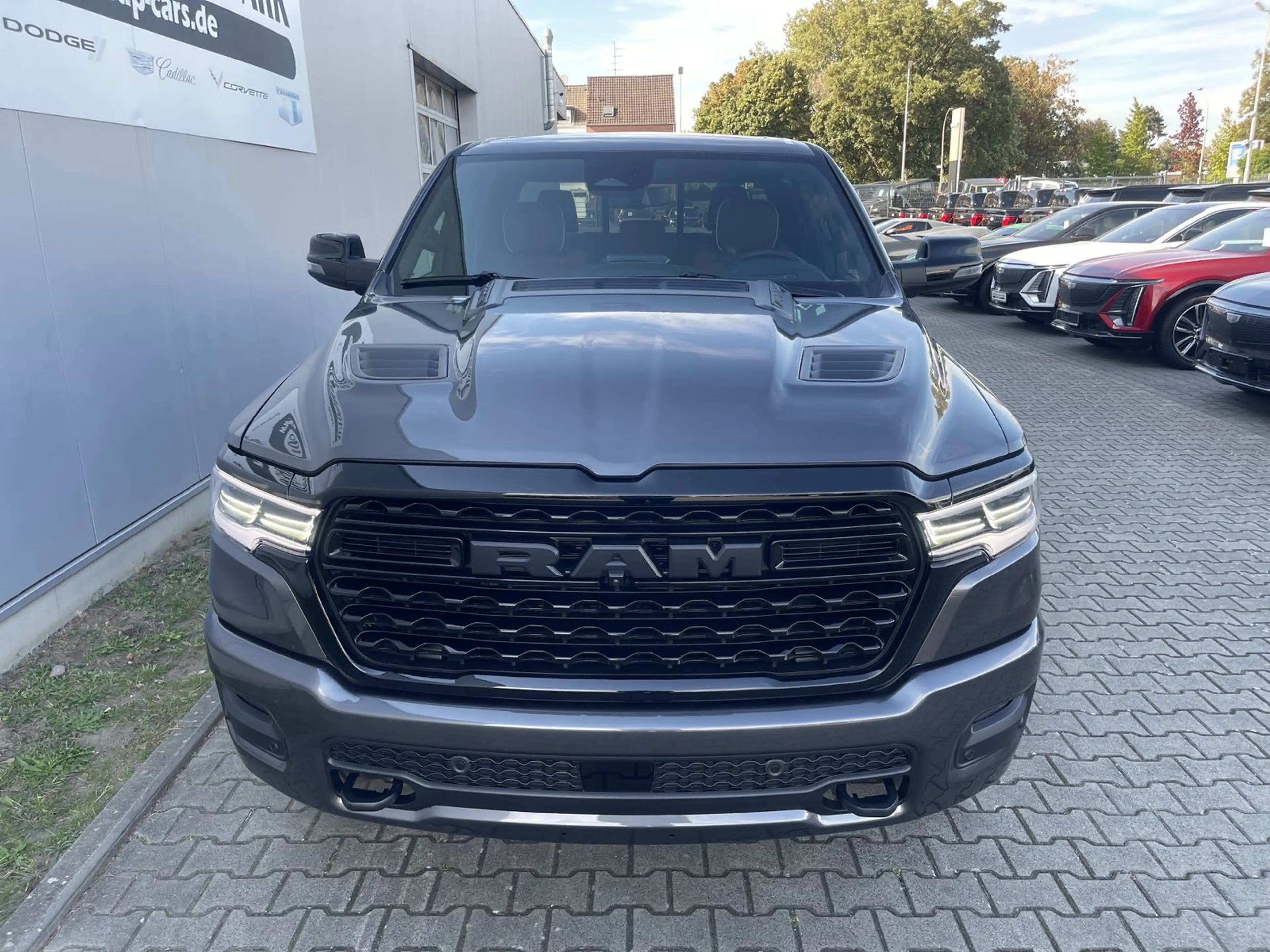Dodge RAM 1500 Crew Cab Limited Night 5,7 HEMI V8 — photo 2