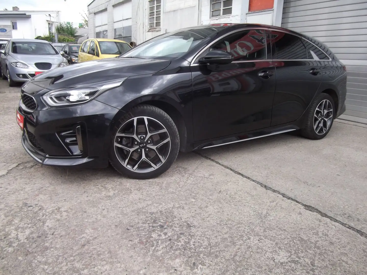 Kia ProCeed / pro_cee'd pro cee'd 1,6i Automatik, Navi, SH Schwarz - 2