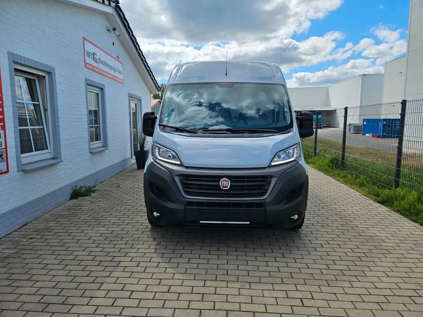Fiat Ducato 2,3 L2H2/NAVI/KAMERA/64Tkm/TÜVNEU/AHK/LED Gris - 2
