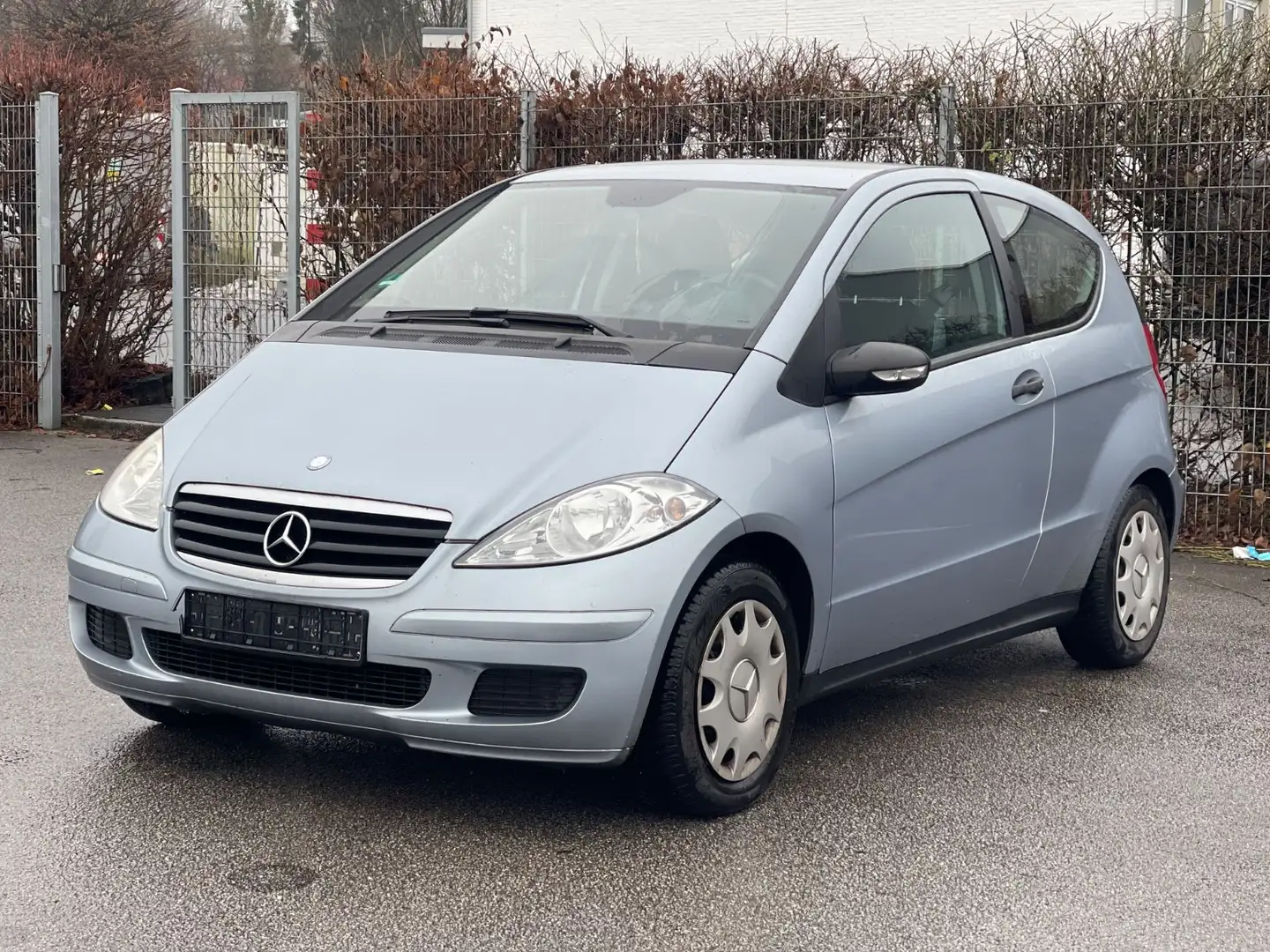 Mercedes-Benz A 150 TÜV Neu Blau - 1