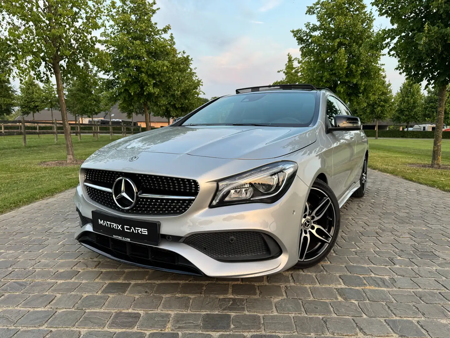 Mercedes-Benz CLA 180 AMG LINE | PANO | LED | NIGHT | CARPLAY | CAMERA - 1