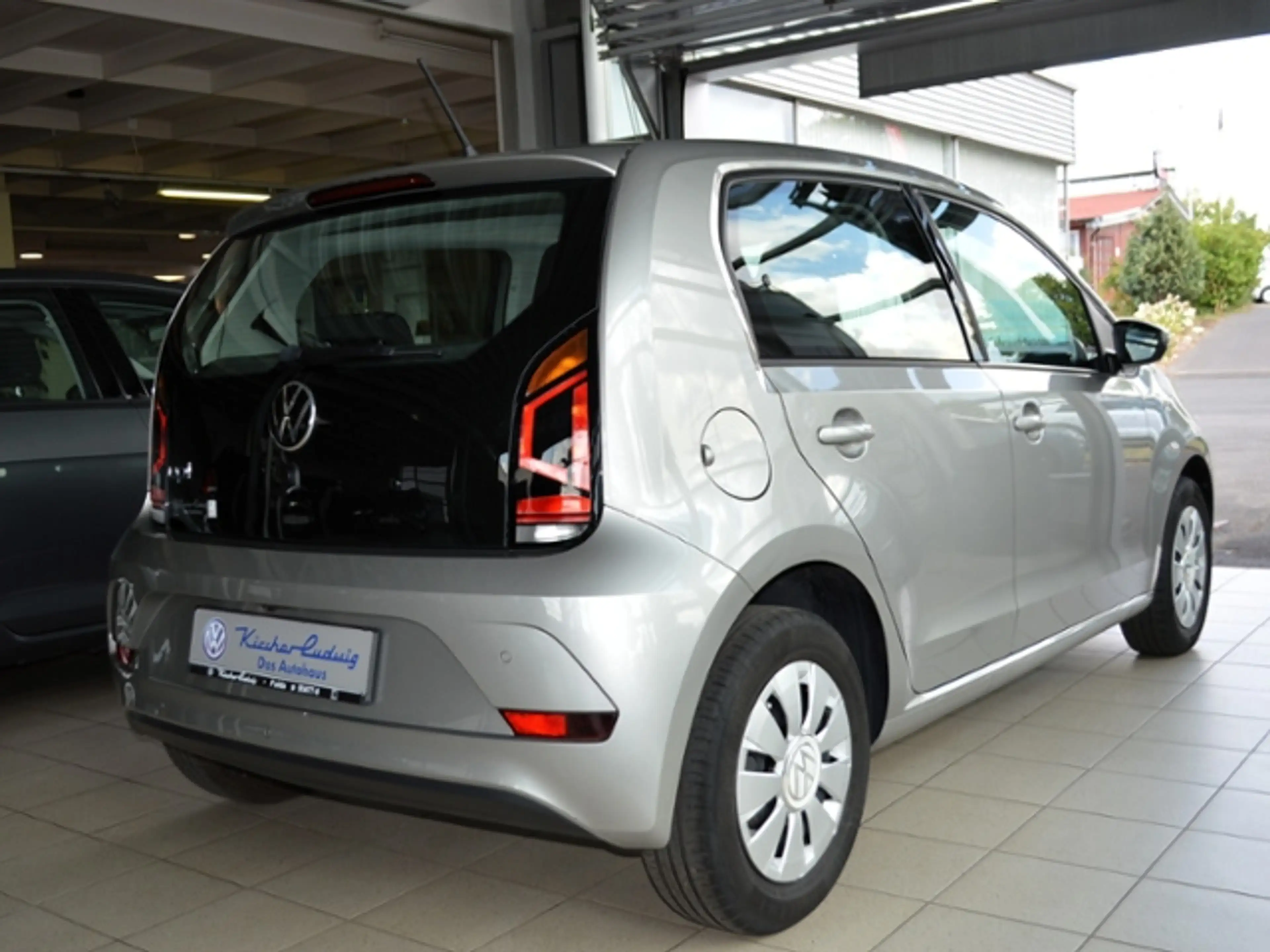 Volkswagen up! 1,0 Move KLIMA SHZ KAMERA — photo 9