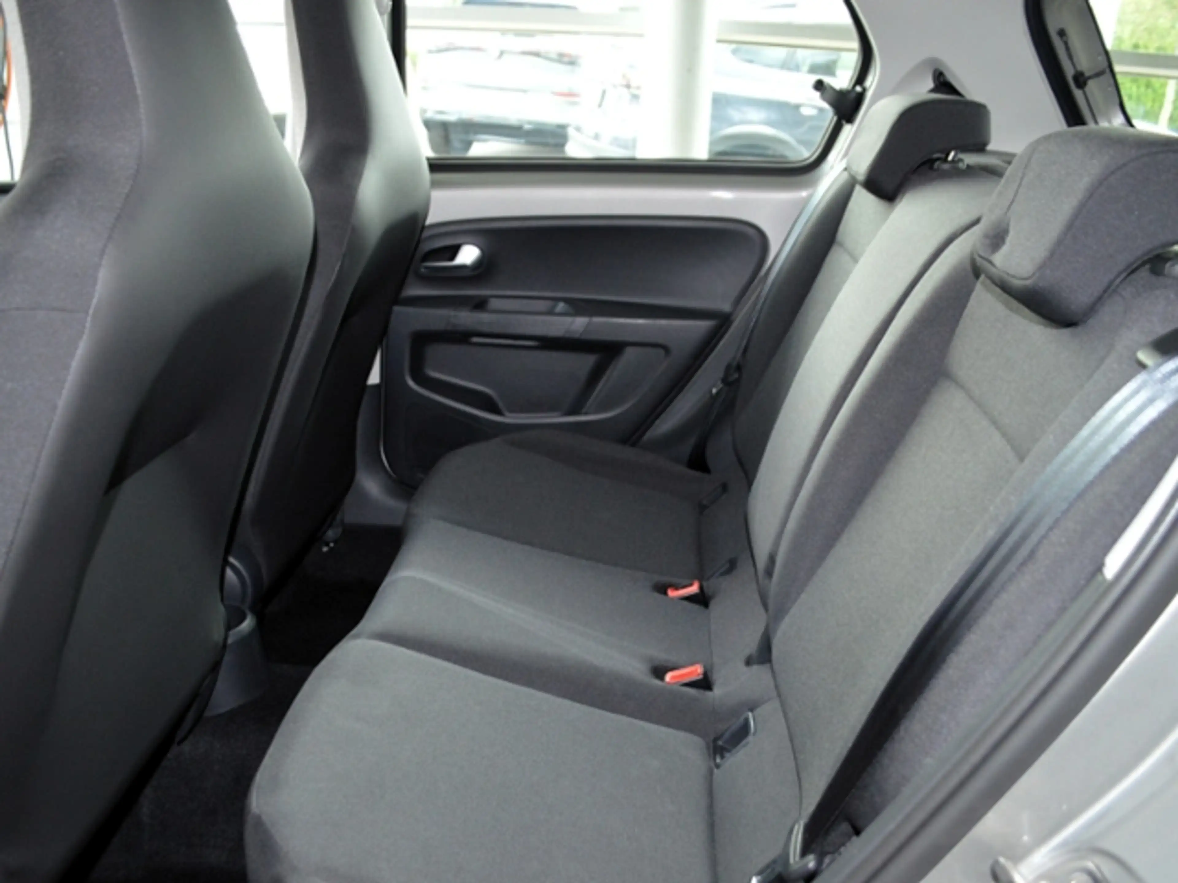 Volkswagen up! 1,0 Move KLIMA SHZ KAMERA — photo 11