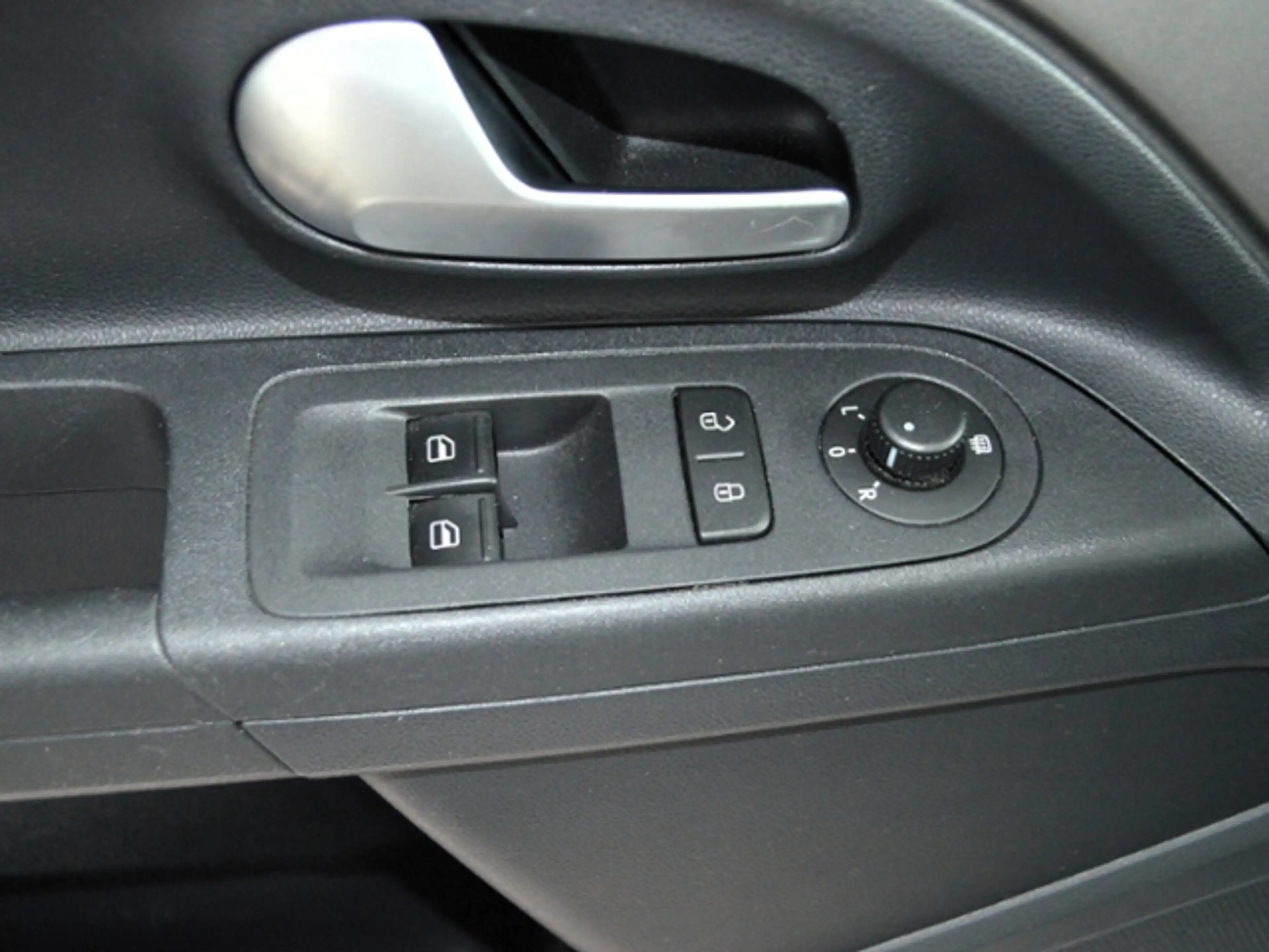 Volkswagen up! 1,0 Move KLIMA SHZ KAMERA — photo 12