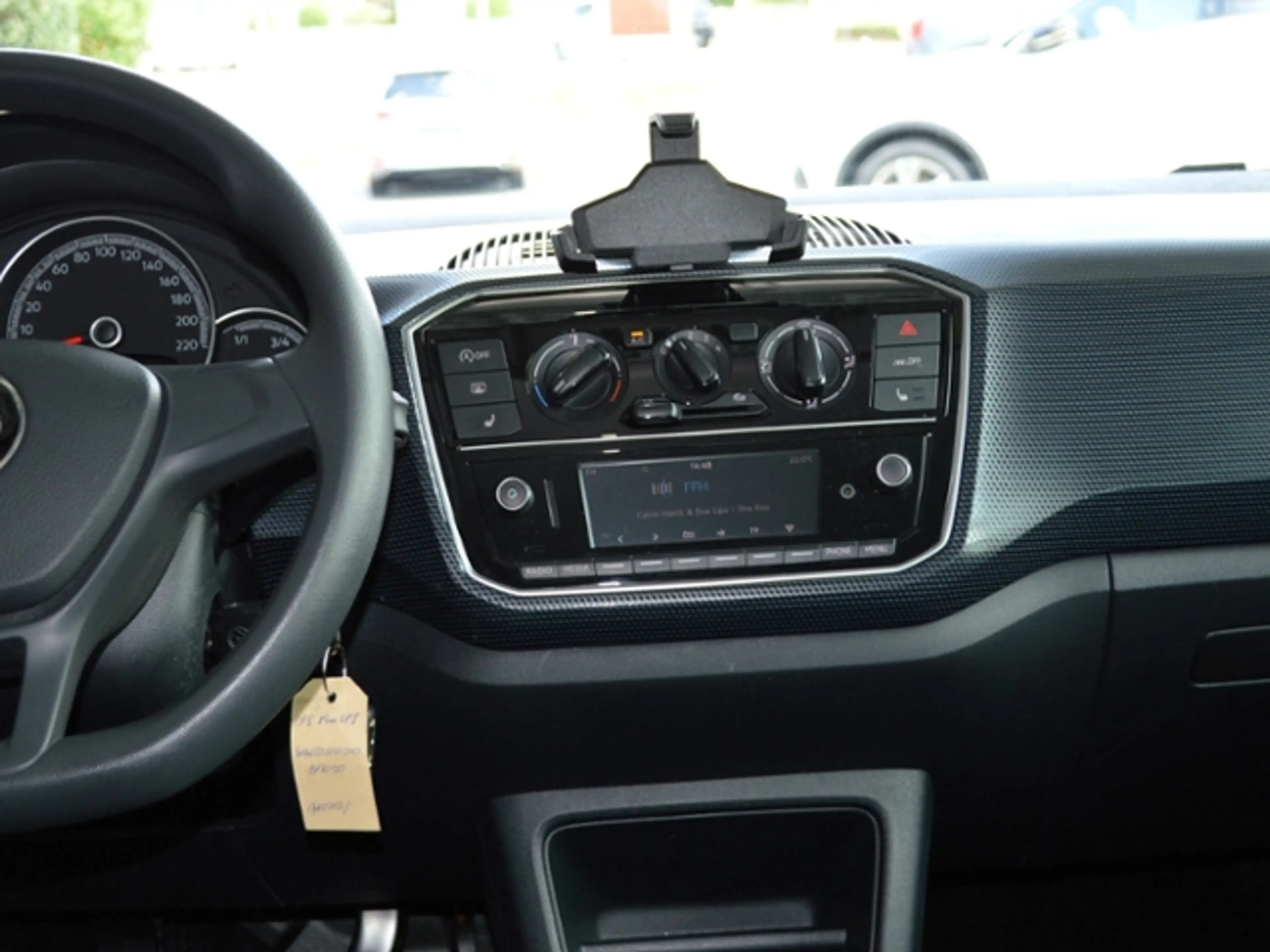 Volkswagen up! 1,0 Move KLIMA SHZ KAMERA — photo 7