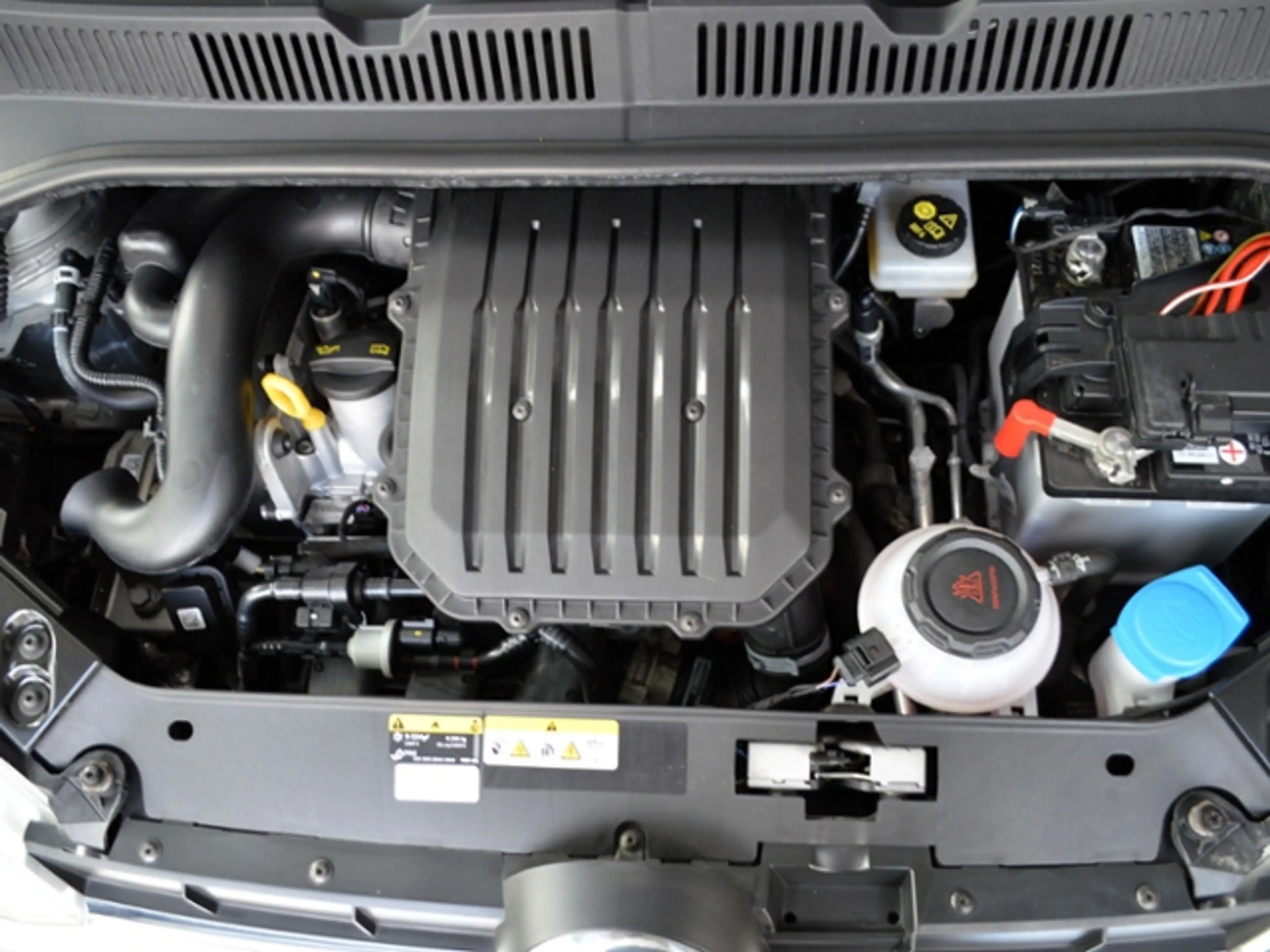 Volkswagen up! 1,0 Move KLIMA SHZ KAMERA — photo 13