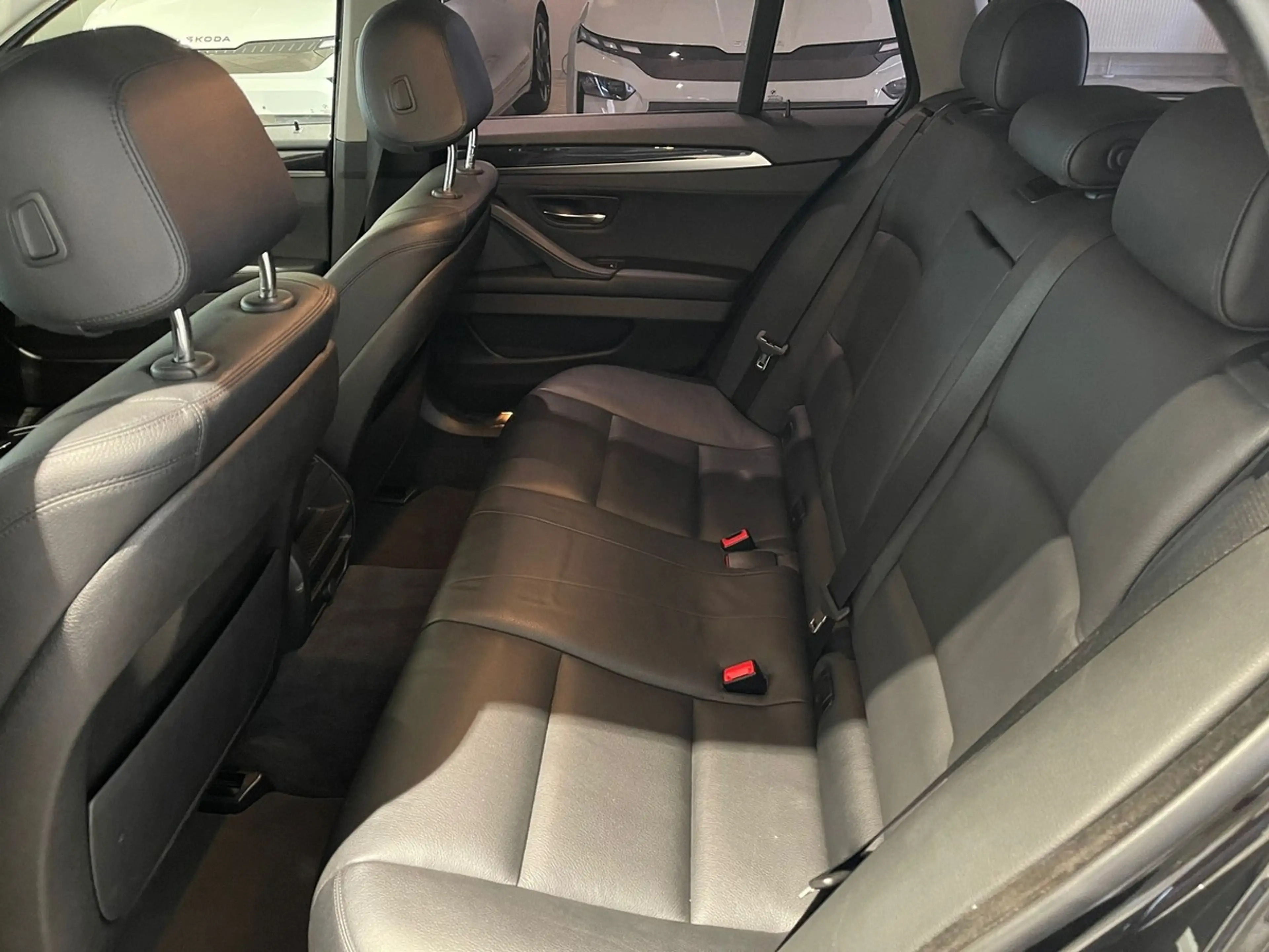 BMW 518 518d Touring Xenon NAVI AHK Leder — photo 8