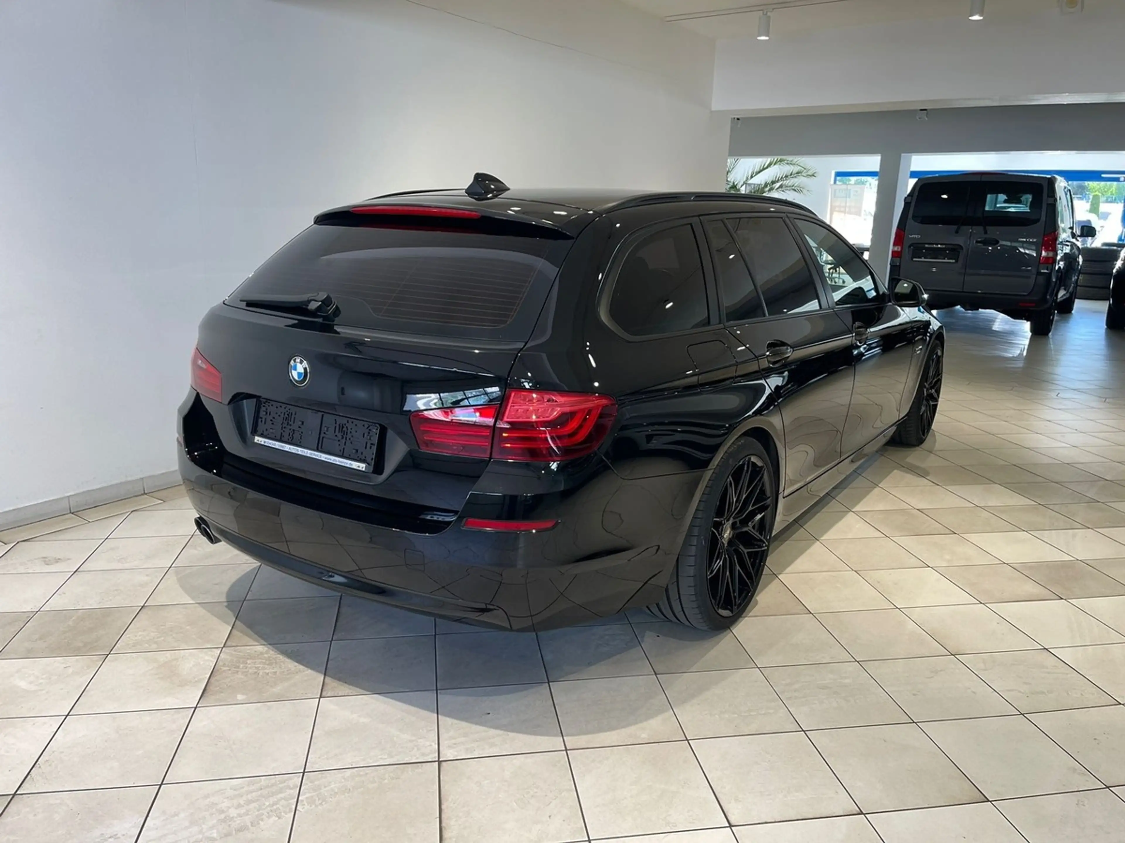 BMW 518 518d Touring Xenon NAVI AHK Leder — photo 5
