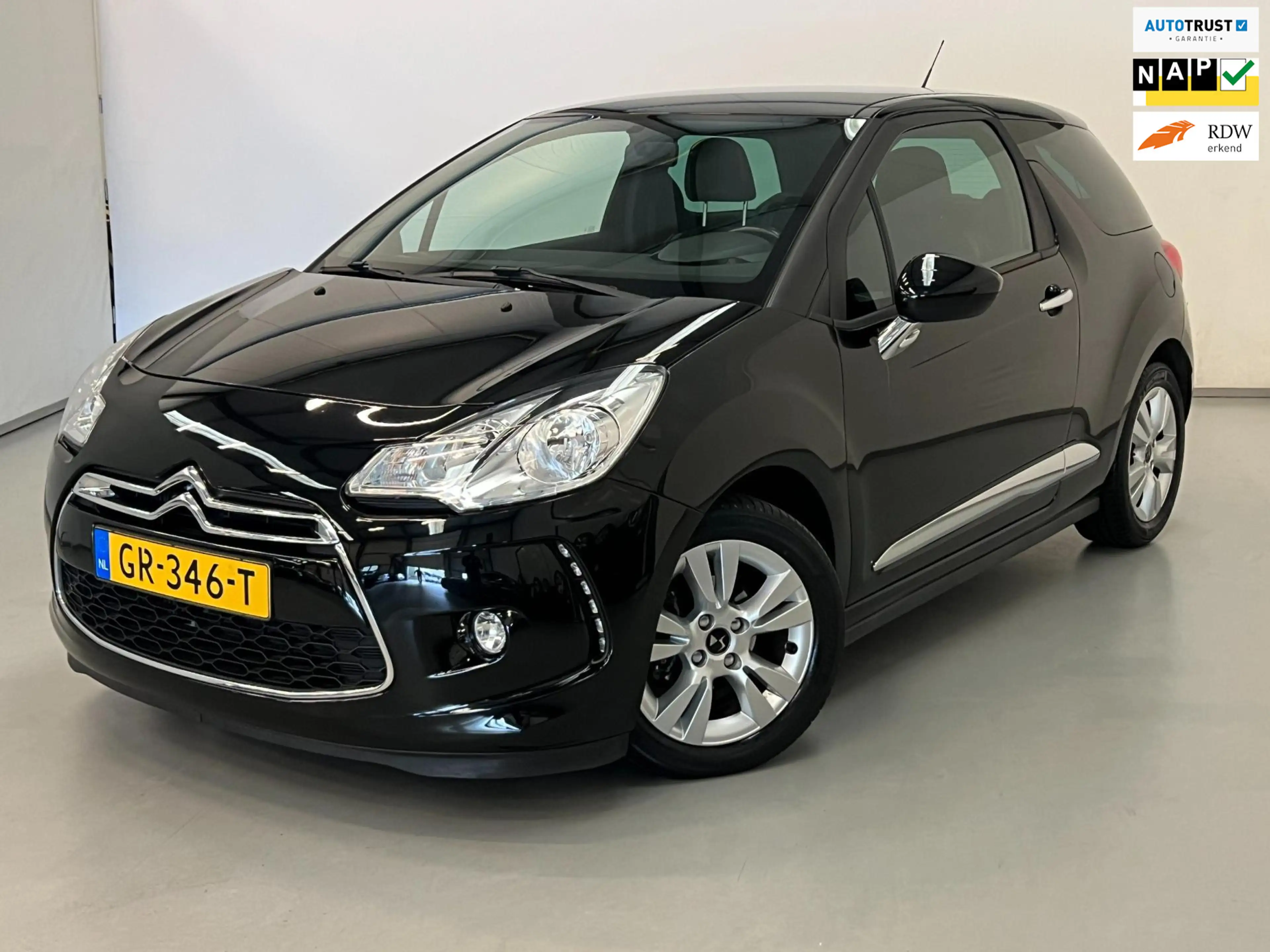 DS Automobiles DS 3 1.2 PureTech So Chic / Aut / NL-auto / Nieuwe Riem