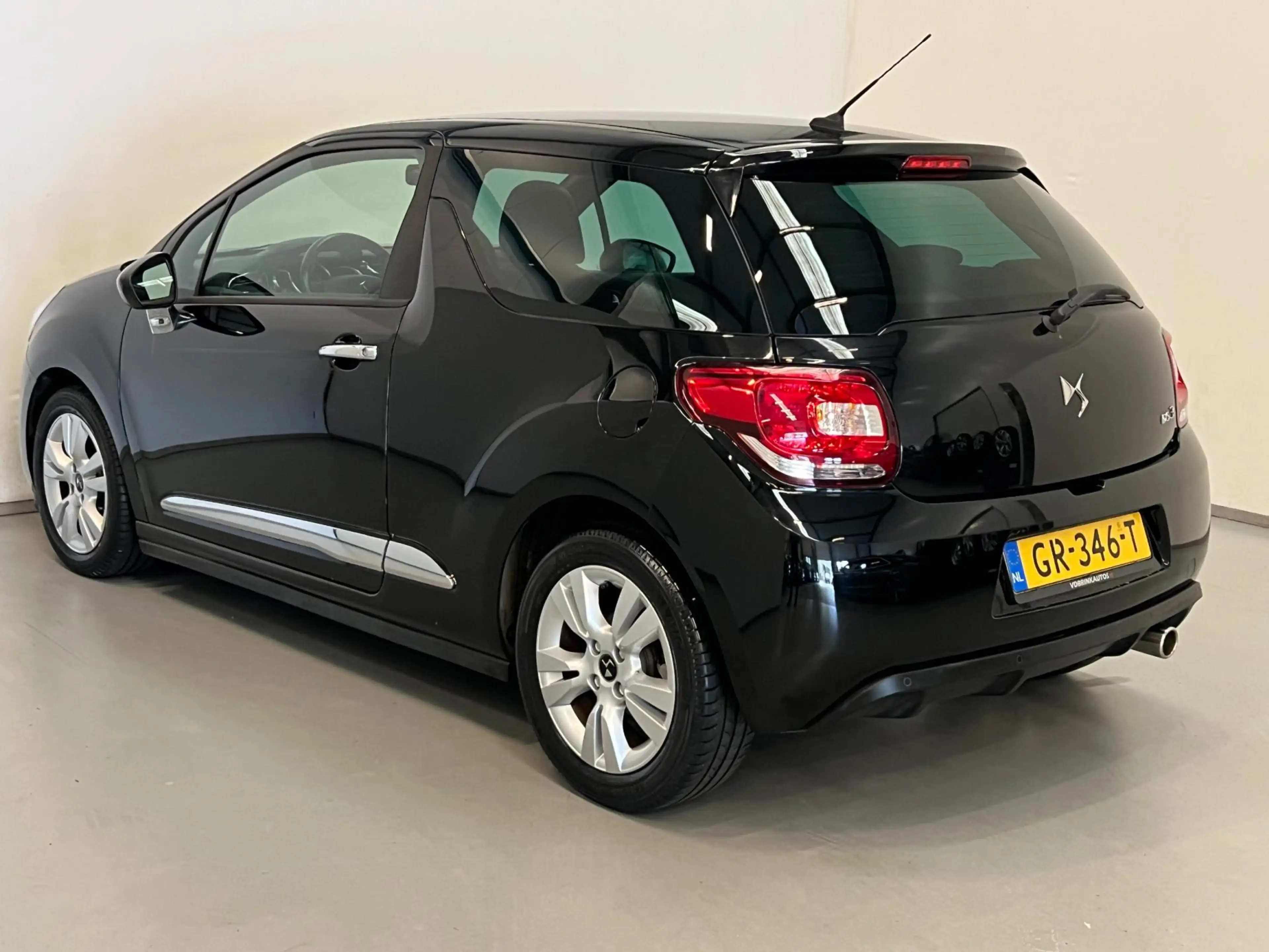 DS Automobiles DS 3 1.2 PureTech So Chic / Aut / NL-auto / Nieuwe Riem — photo 4