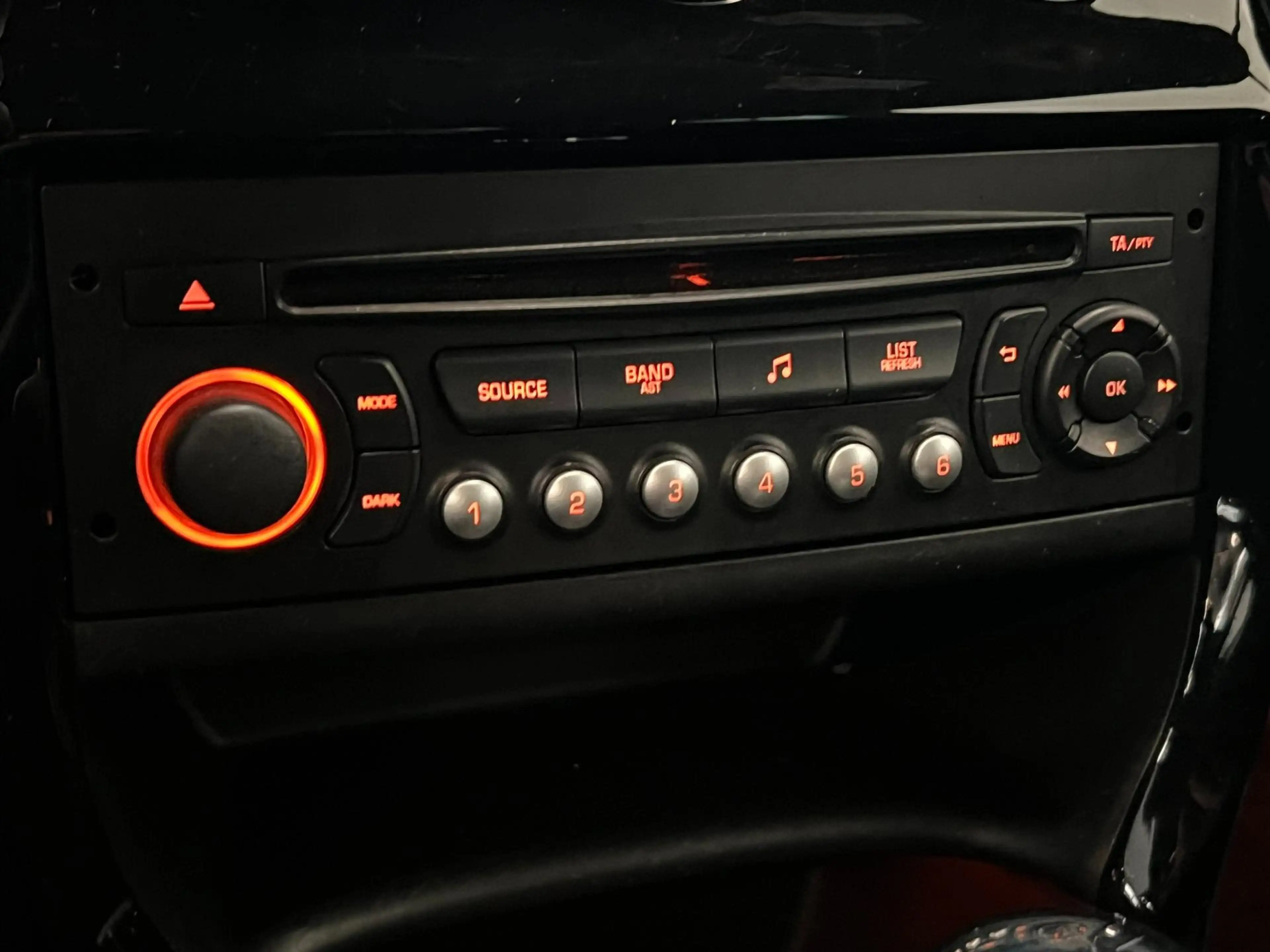 DS Automobiles DS 3 1.2 PureTech So Chic / Aut / NL-auto / Nieuwe Riem — photo 12