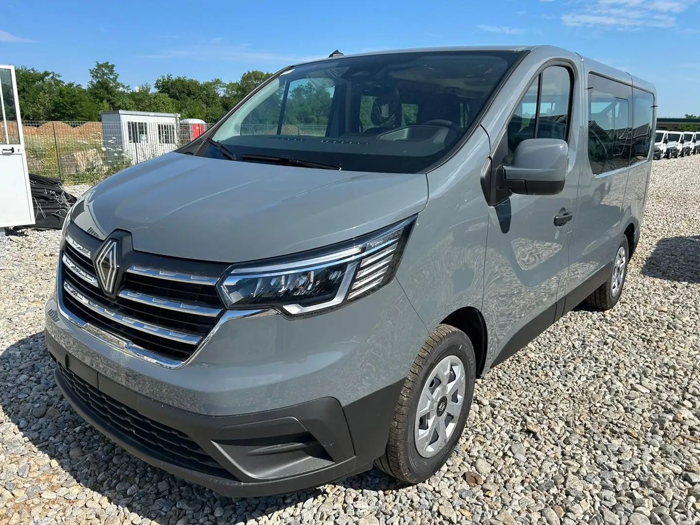 Renault Trafic Passenger 2.0 150cv L1H1 Authentic Pronta Consegna Gris - 1