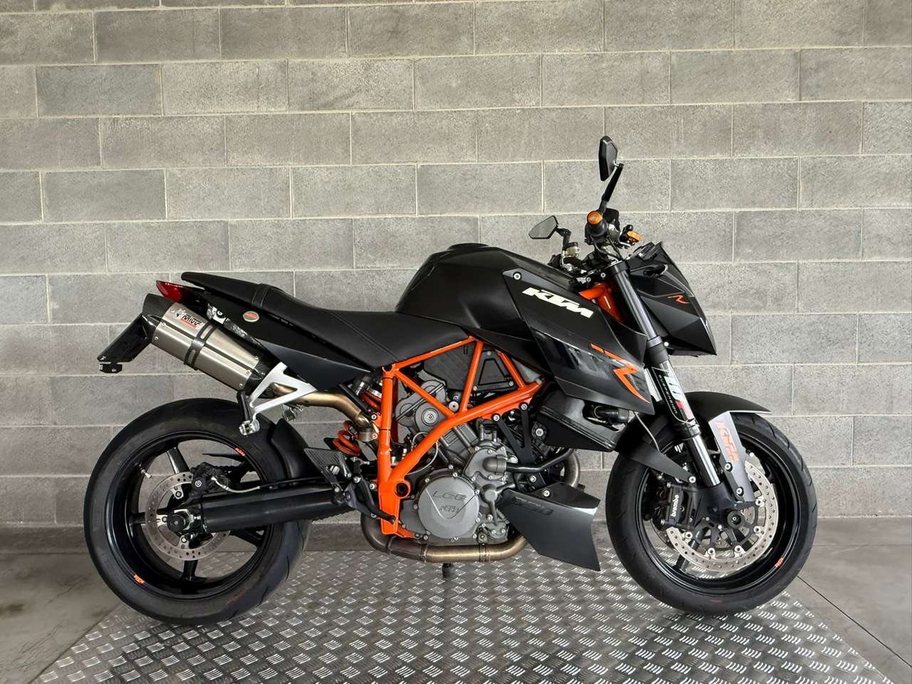 KTM 990 Super Duke CAMPAGNA PROVA RISCATTA O RENDI.