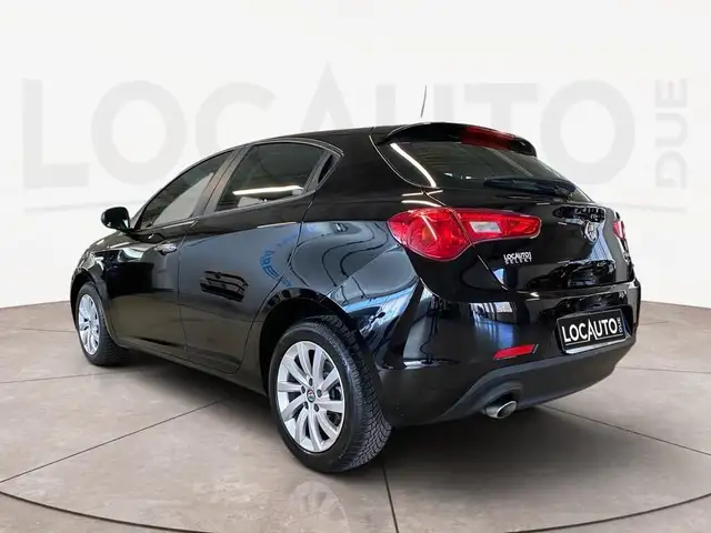 Alfa Romeo Giulietta view 4