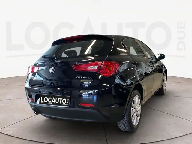 Alfa Romeo Giulietta view 3