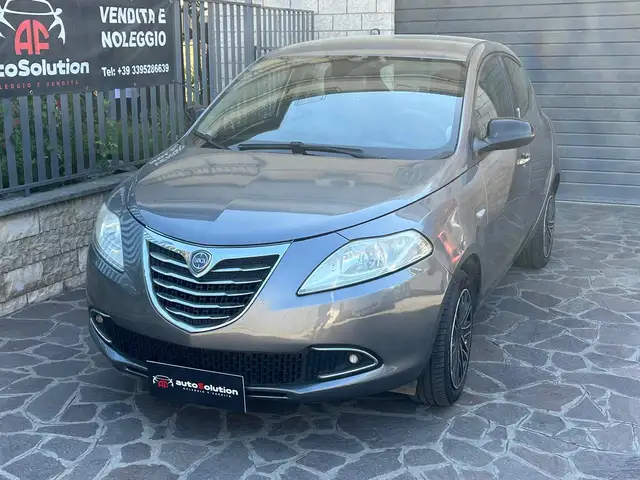 Lancia Ypsilon view 3