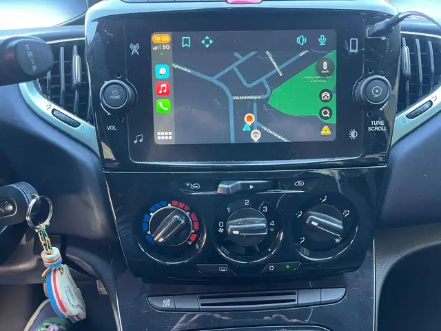 Lancia Ypsilon view 10