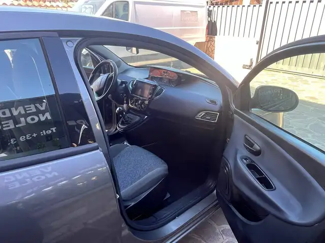 Lancia Ypsilon view 15